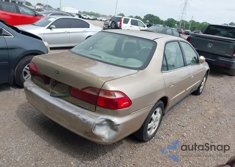 2000 Honda Accord 2.3 Se from USA, damaged, VIN 1HGCG5676YA055134